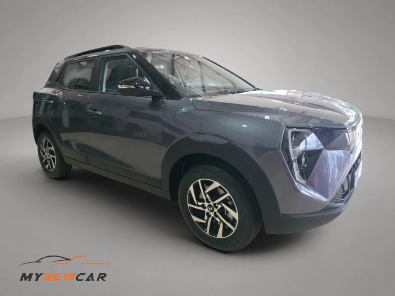 Mahindra XUV 3XO 1.2T AX5 Manual